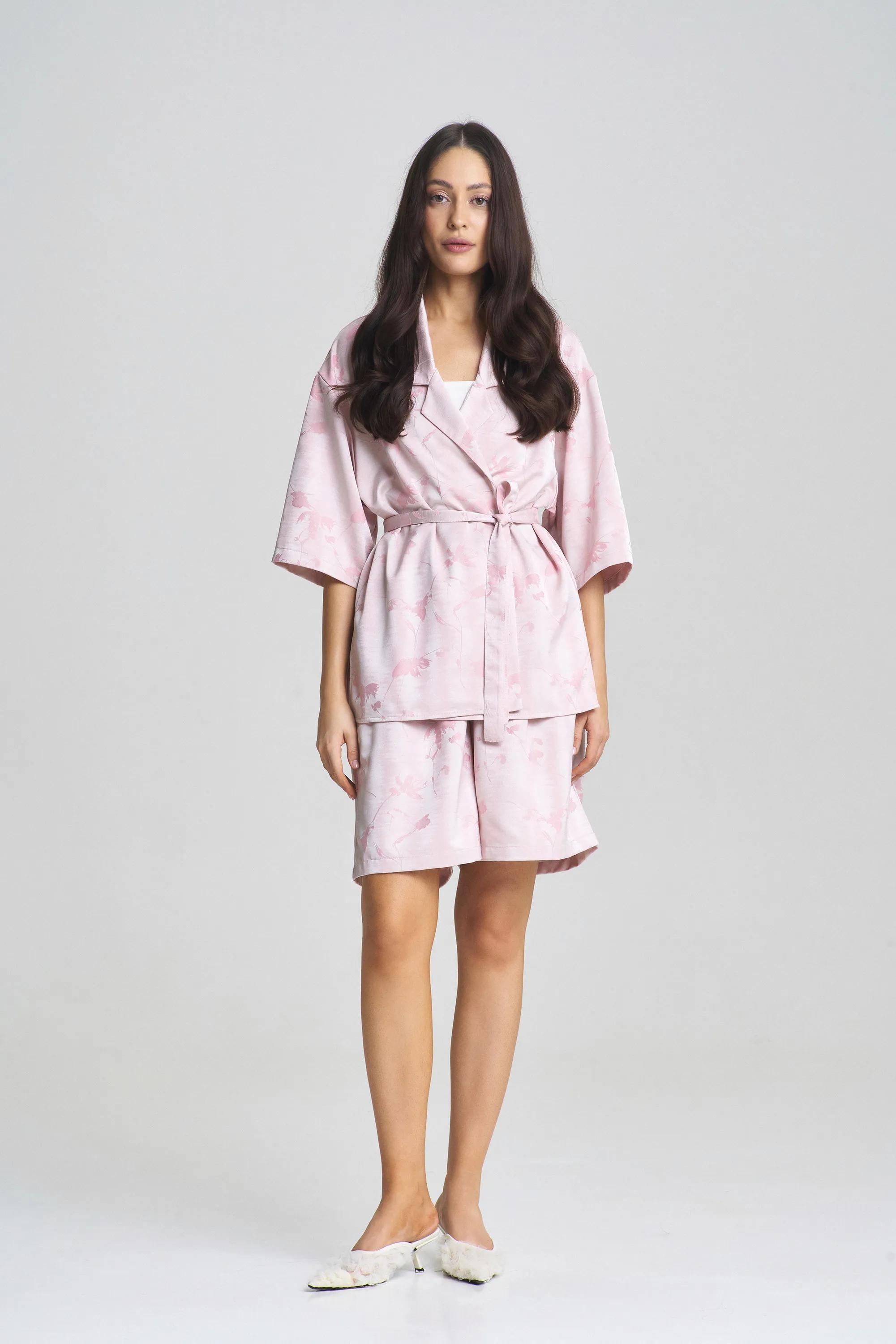 Костюм с шортами Asian mood Pink